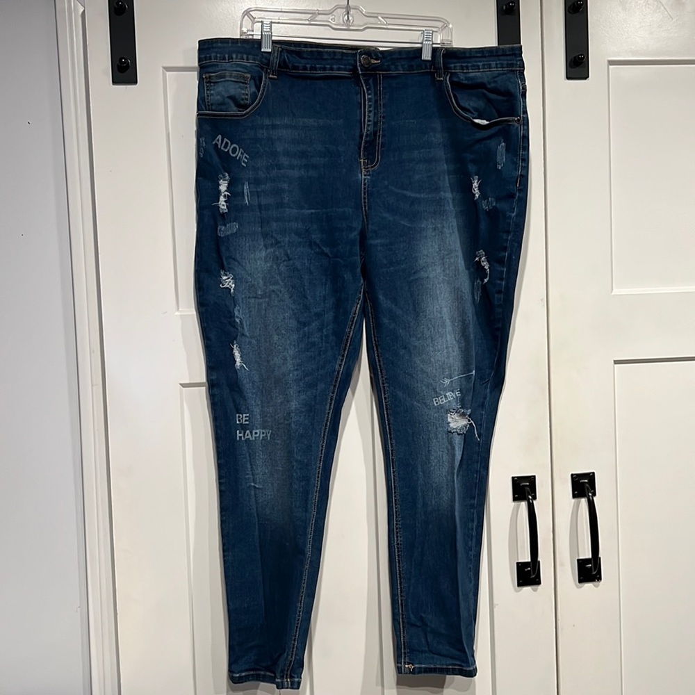 Chic Denim size 24 Harley Mid Rise Crop jeans